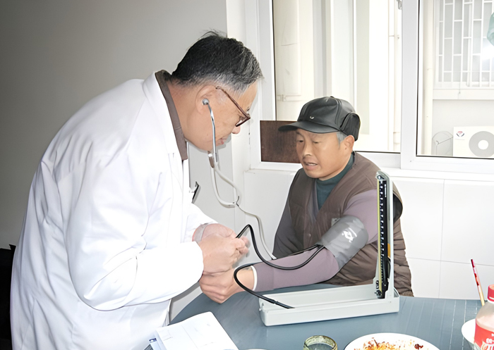 老人们体检活动